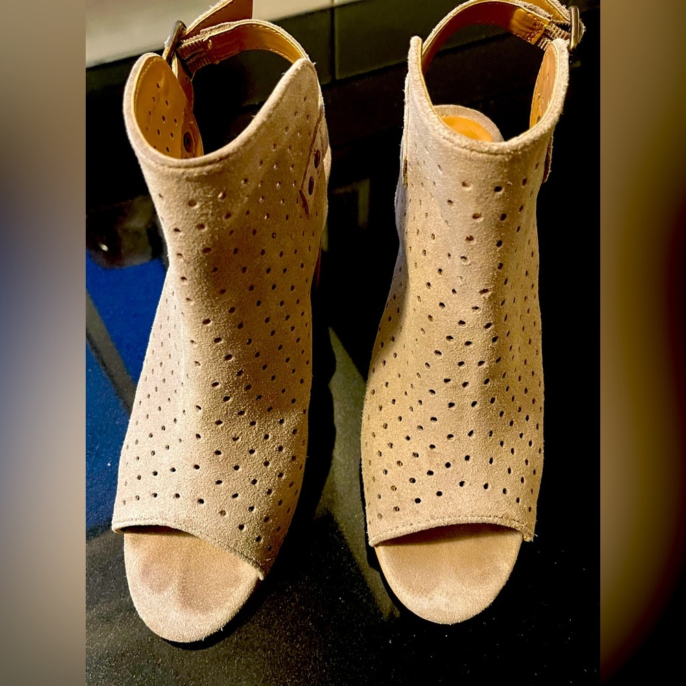Diba Lili Perforated Bootie